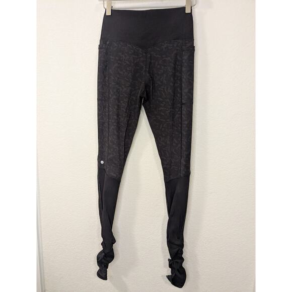 CRZ YOGA Women's Size XS Black Gray Camo Full Length Ruched Leggings $36 MSRP - Picture 4 of 6